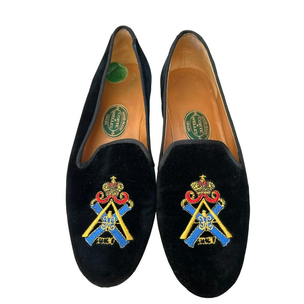Corte + Welles Women's Black Velvet Flats Size 5 1/2 Embroidered Crest